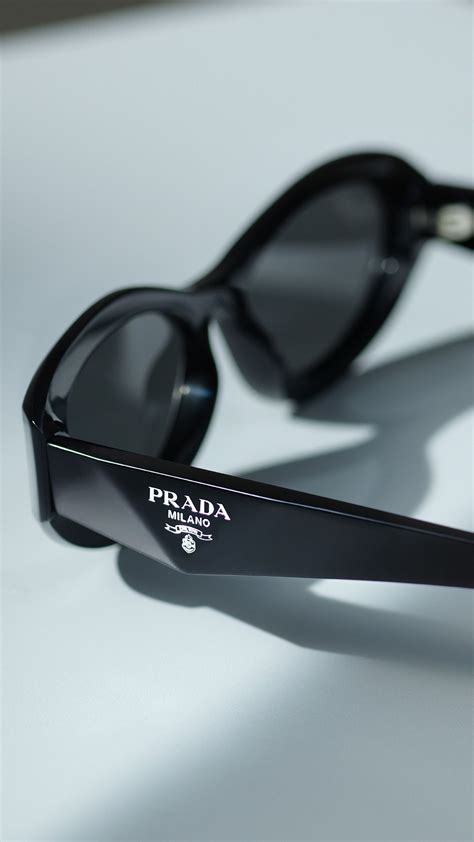 occhiali sole classico prada